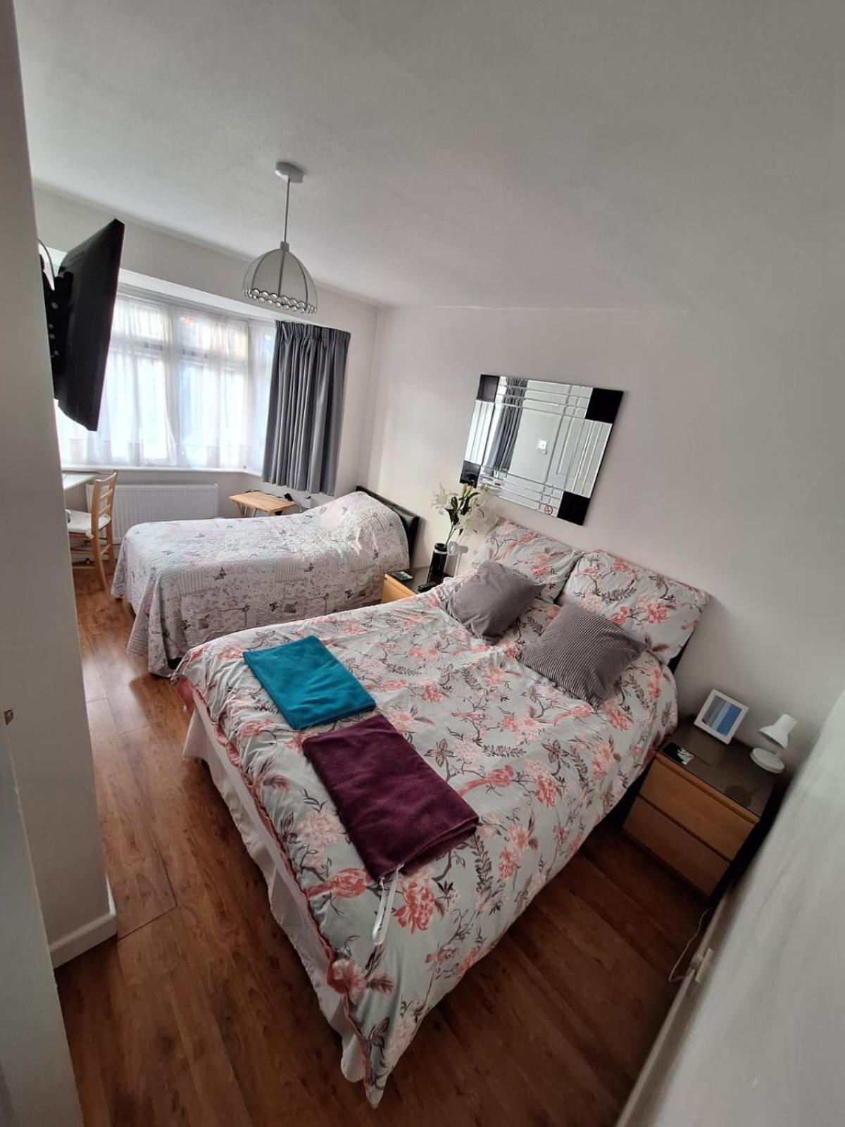 Harrow B & B Bagian luar foto