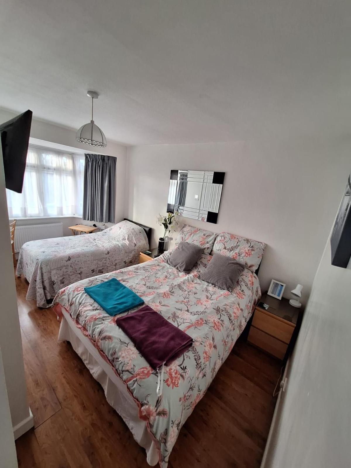 Harrow B & B Bagian luar foto