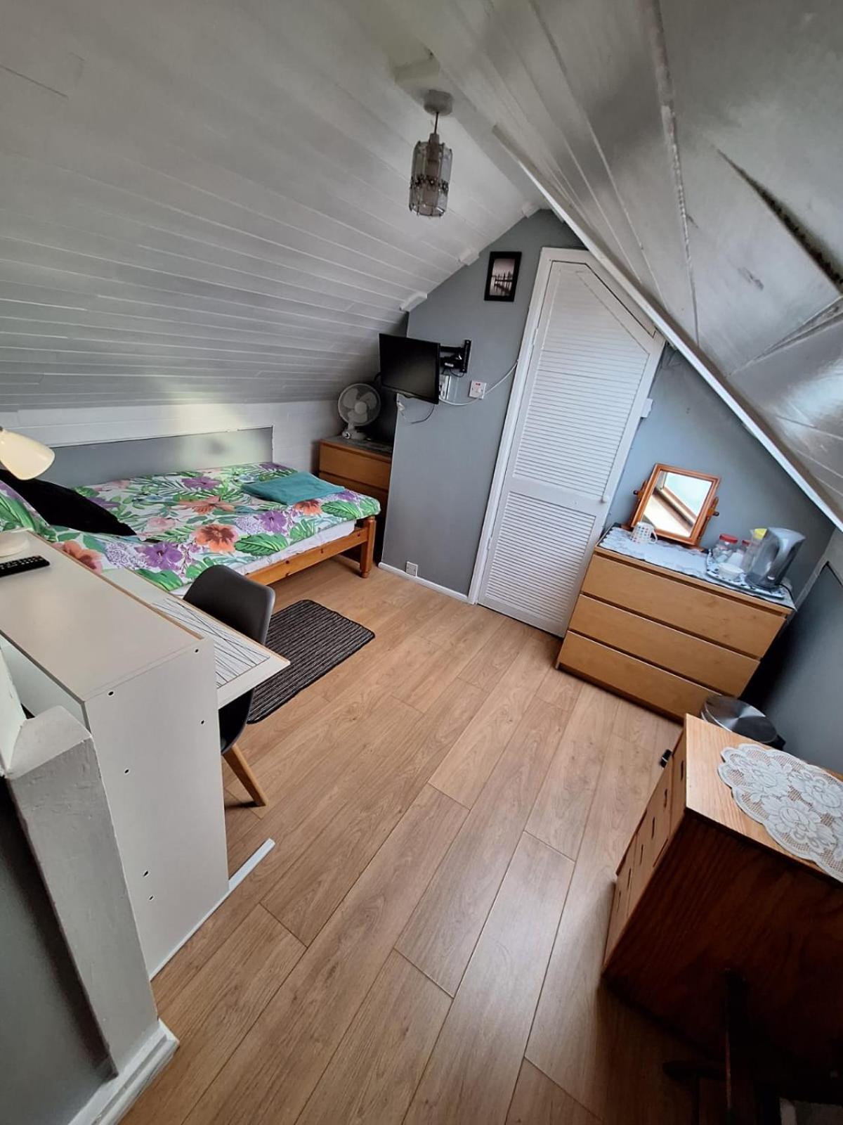 Harrow B & B Bagian luar foto