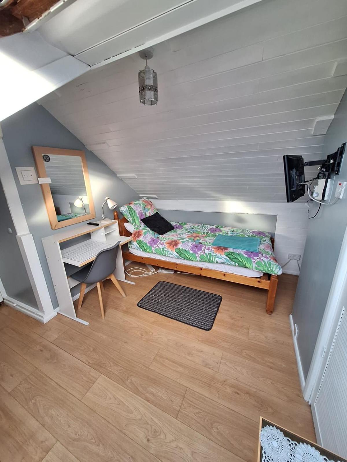 Harrow B & B Bagian luar foto