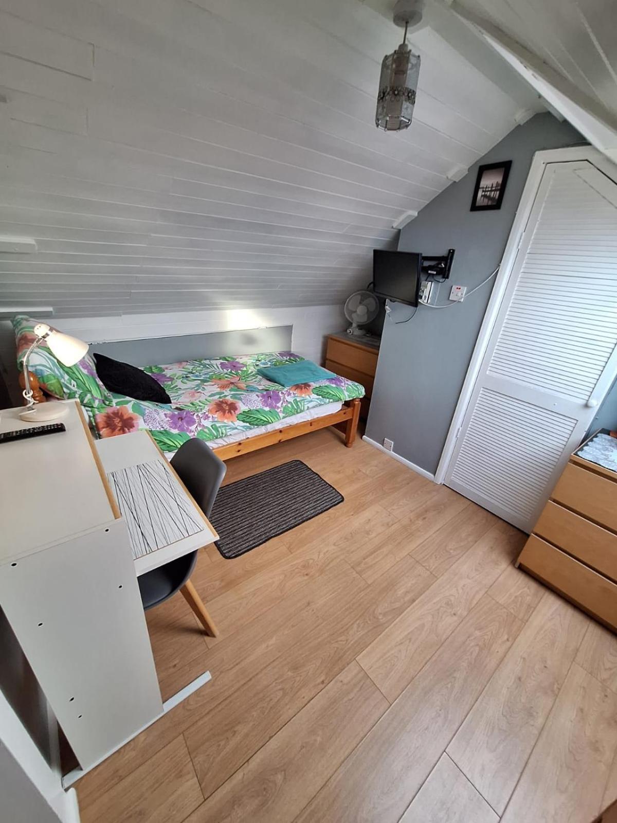 Harrow B & B Bagian luar foto