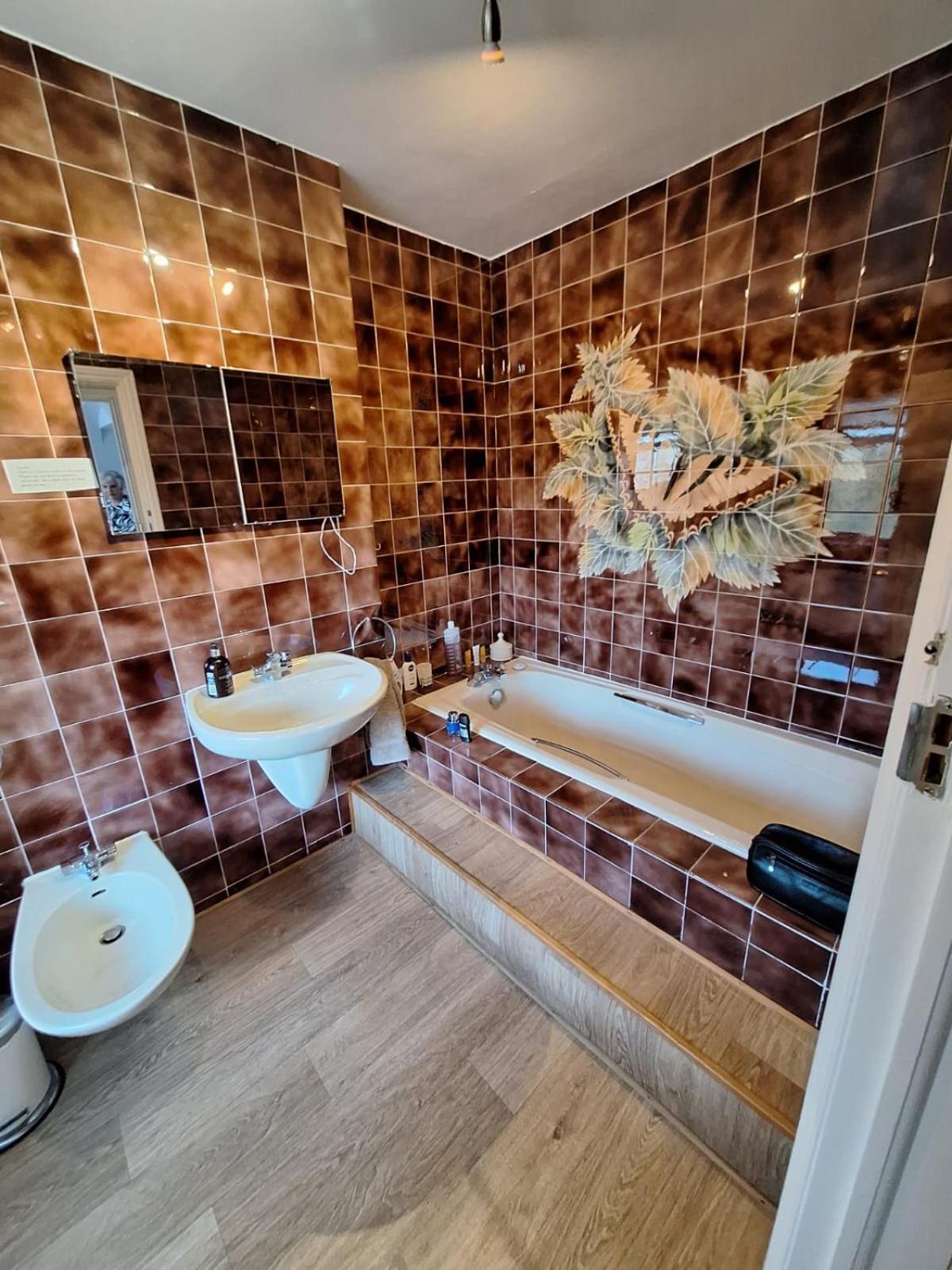 Harrow B & B Bagian luar foto