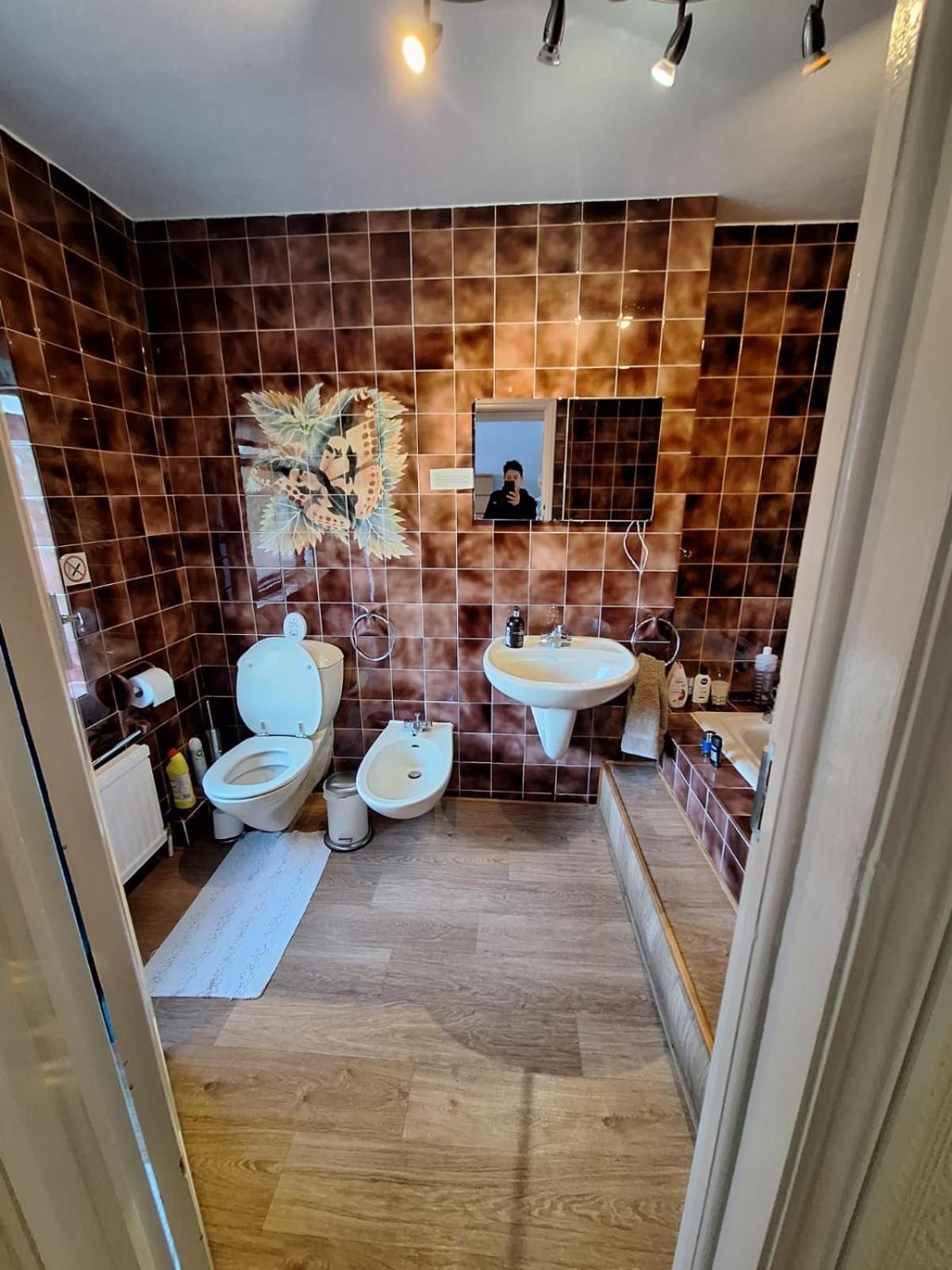 Harrow B & B Bagian luar foto