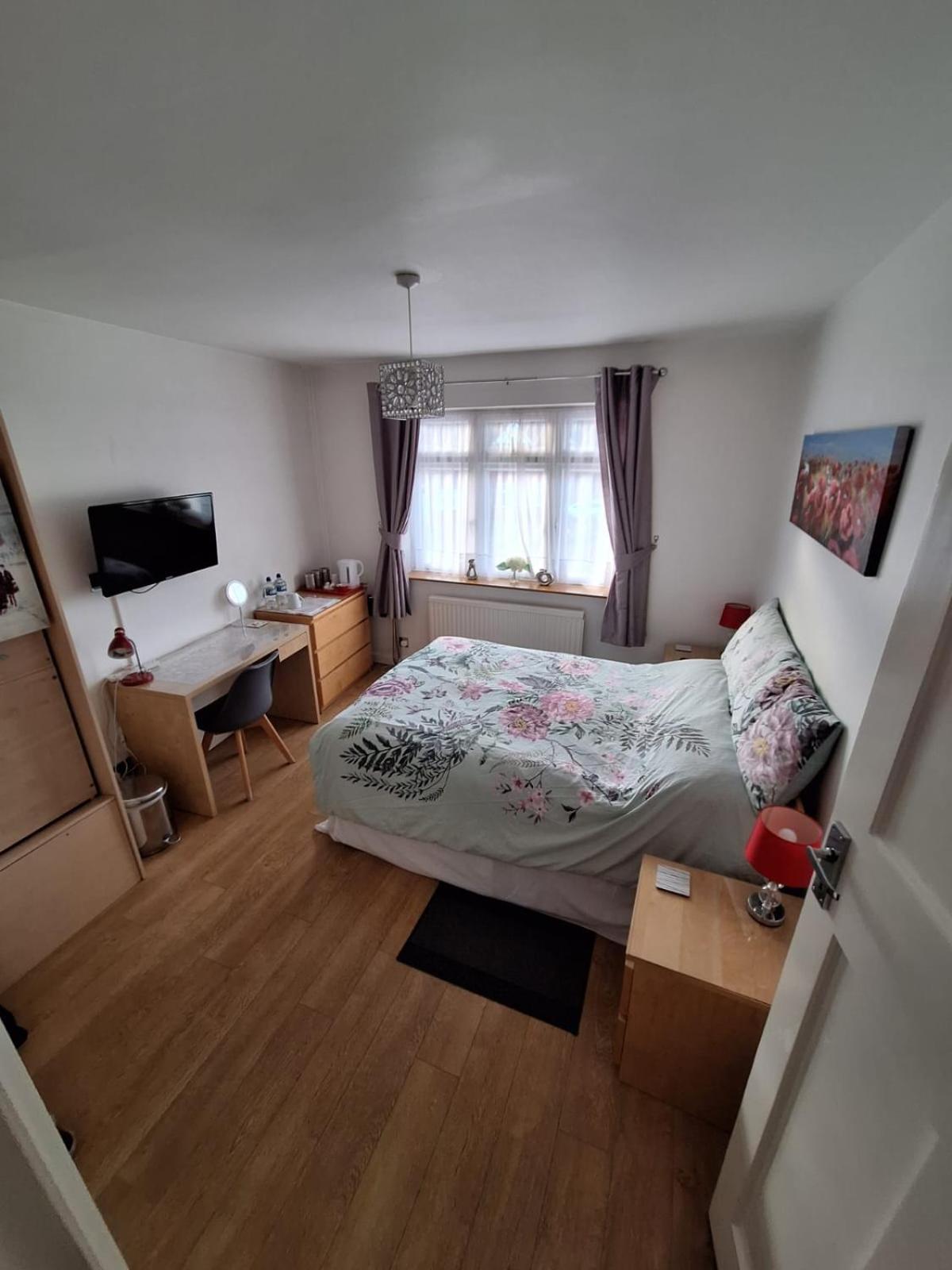 Harrow B & B Bagian luar foto