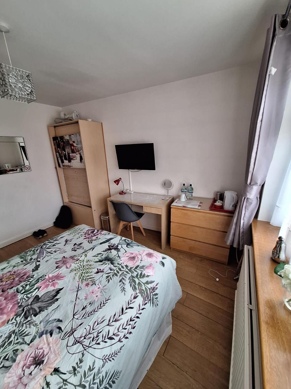 Harrow B & B Bagian luar foto
